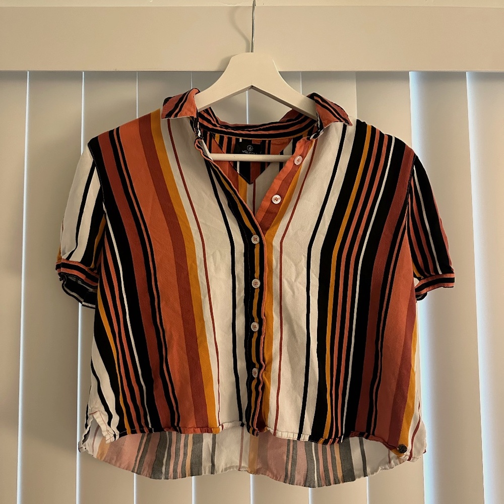 Volcom women's retro shirt with open upper arm